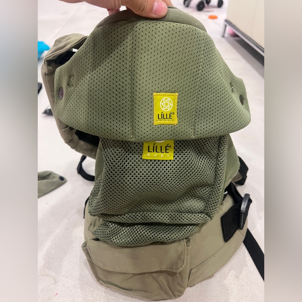 LiLLE baby airflow carrier - Green excellent condition